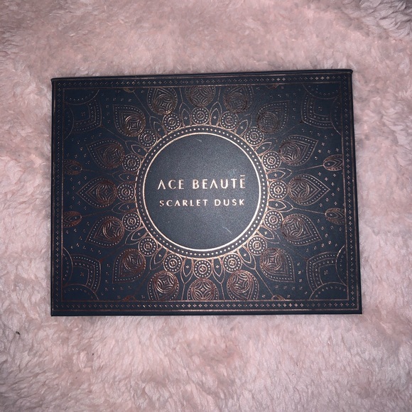 Ace Beaute Scarlet Dusk eyeshadow palette ❣️ - Picture 3 of 3